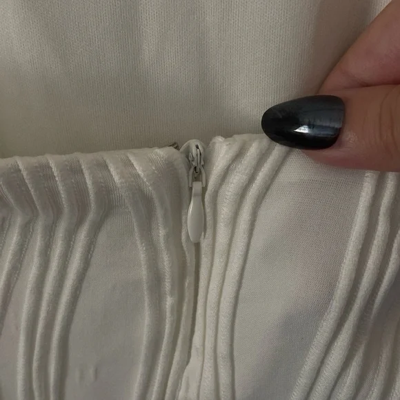 Versona women’s white halter mini dress size 4 grad party bridal honeymoon LWD - Picture 8 of 8